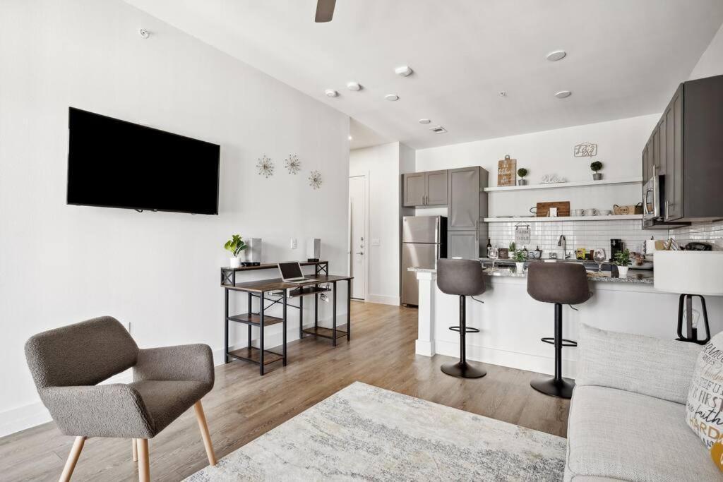 Luxurious 1Bd Apt In Austin Suburb 普弗拉热维尔 外观 照片